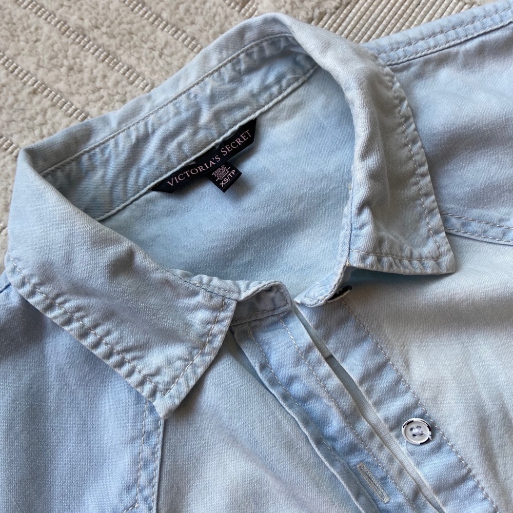 ✨SOLD✨ Ombré Denim Button-Down - Picture 8 of 11